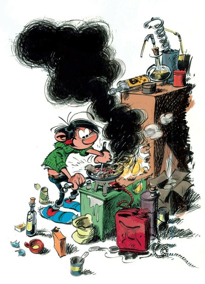 Gaston, dans son bureau, fait la cuisine (peut-être sa fameuse recette de "morue aux fraises") dans un environnement pour le moins dangereux : produits chimiques divers, papiers, bidon d'essence et flammes...