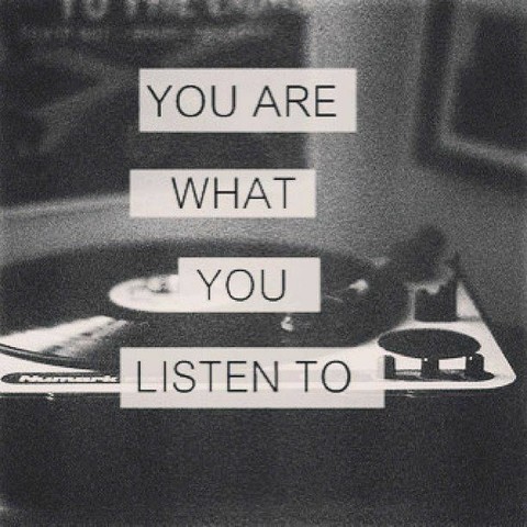 You are what you listen to

Black & white photo of a turntable